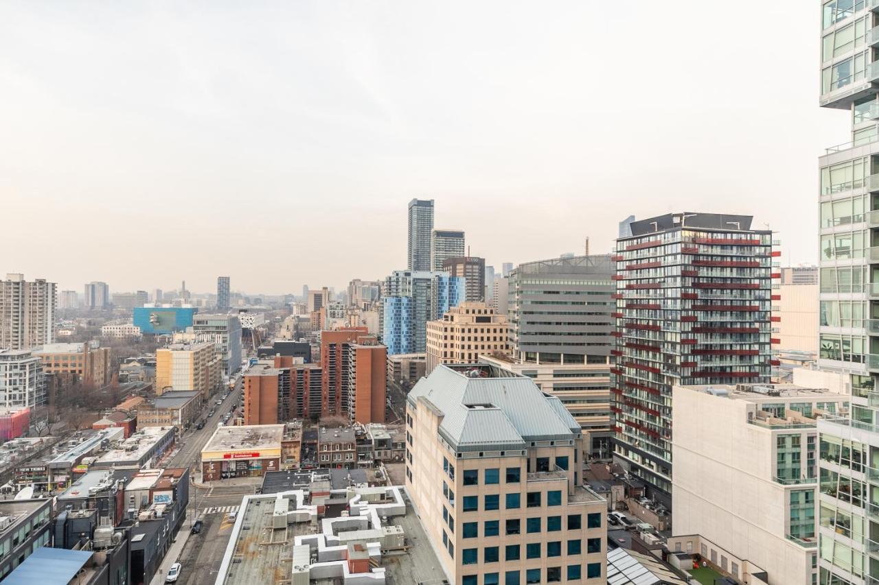 Luxury 2 Bedroom In The Heart Of Entertainment District W/ Cn Tower View Toronto Luaran gambar