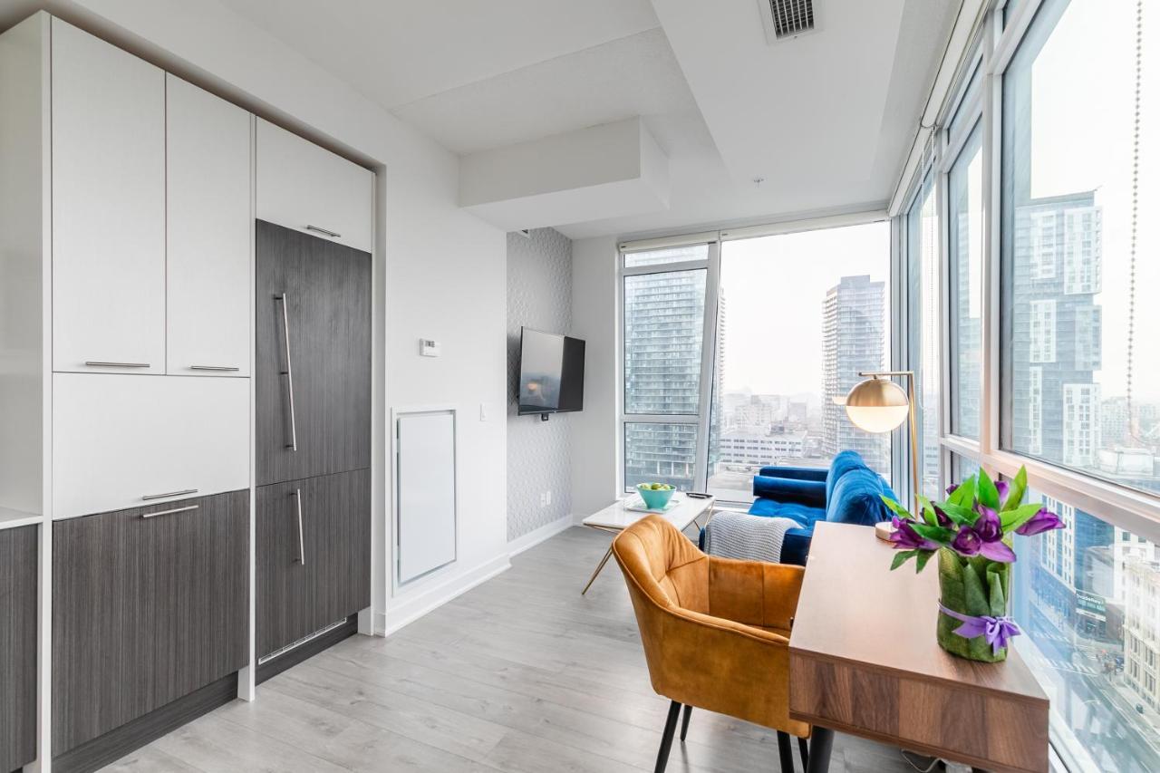 Luxury 2 Bedroom In The Heart Of Entertainment District W/ Cn Tower View Toronto Luaran gambar