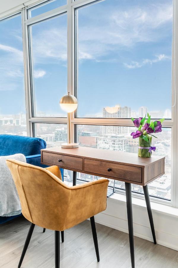 Luxury 2 Bedroom In The Heart Of Entertainment District W/ Cn Tower View Toronto Luaran gambar